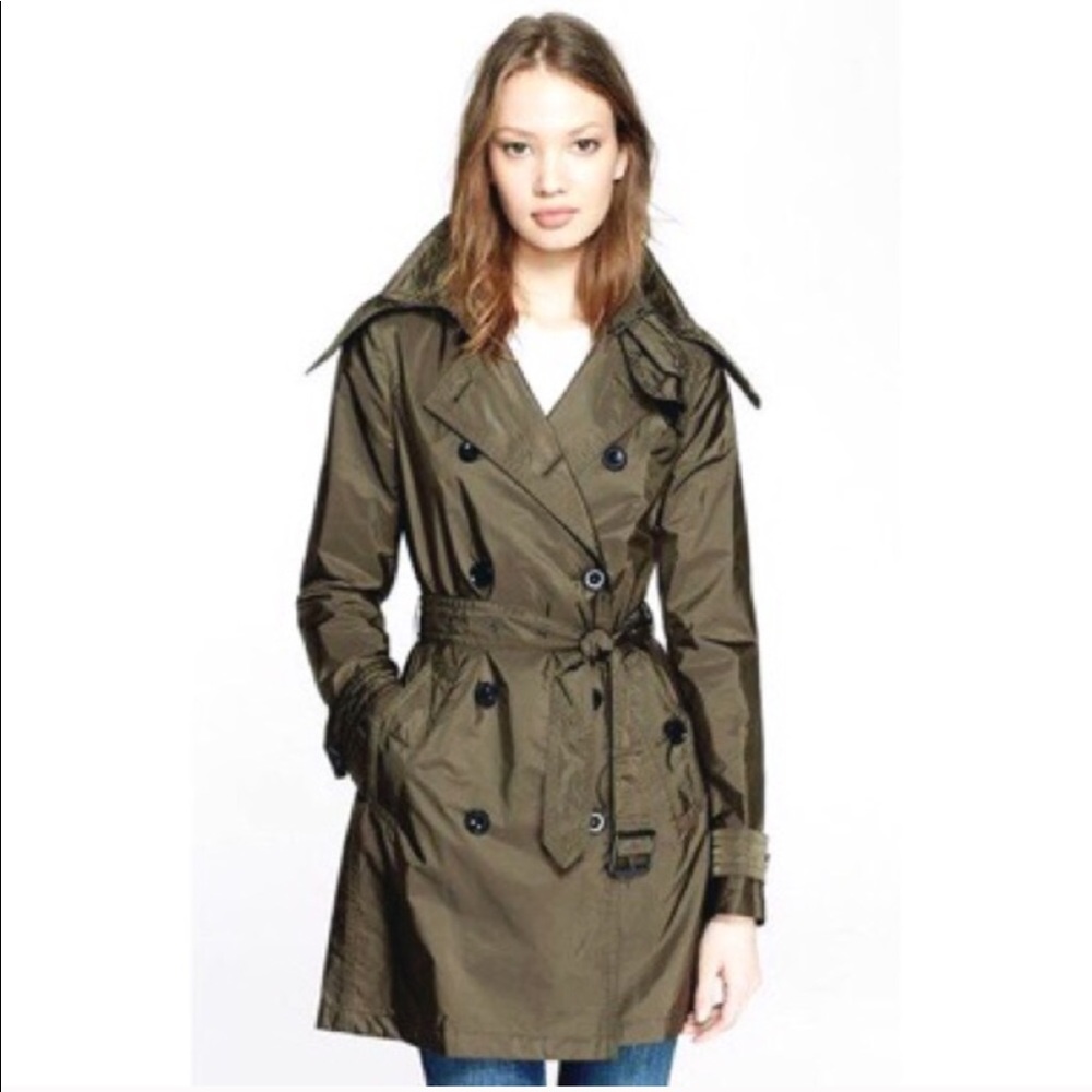 ⚜️ Burberry Packable Trench w/small satchel